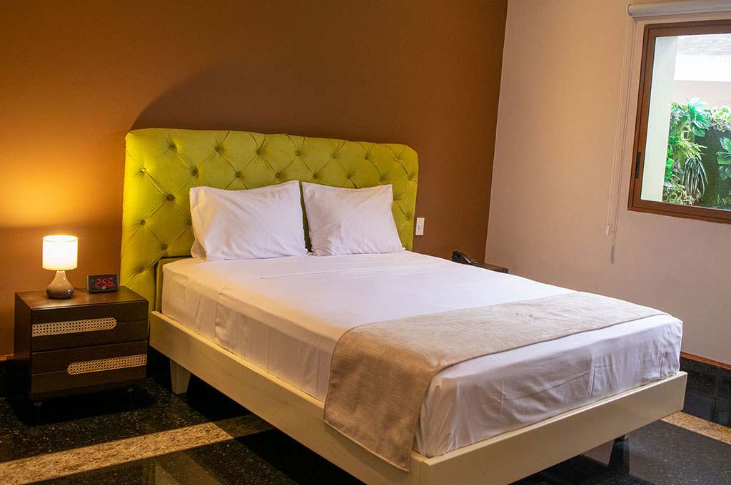 Room 04