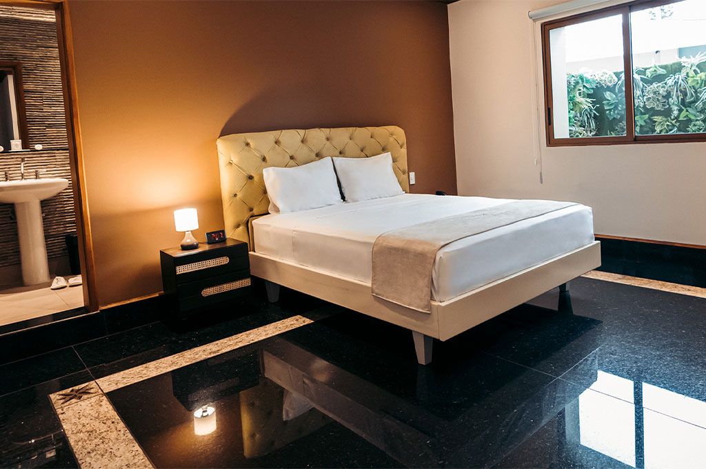 Room 01
