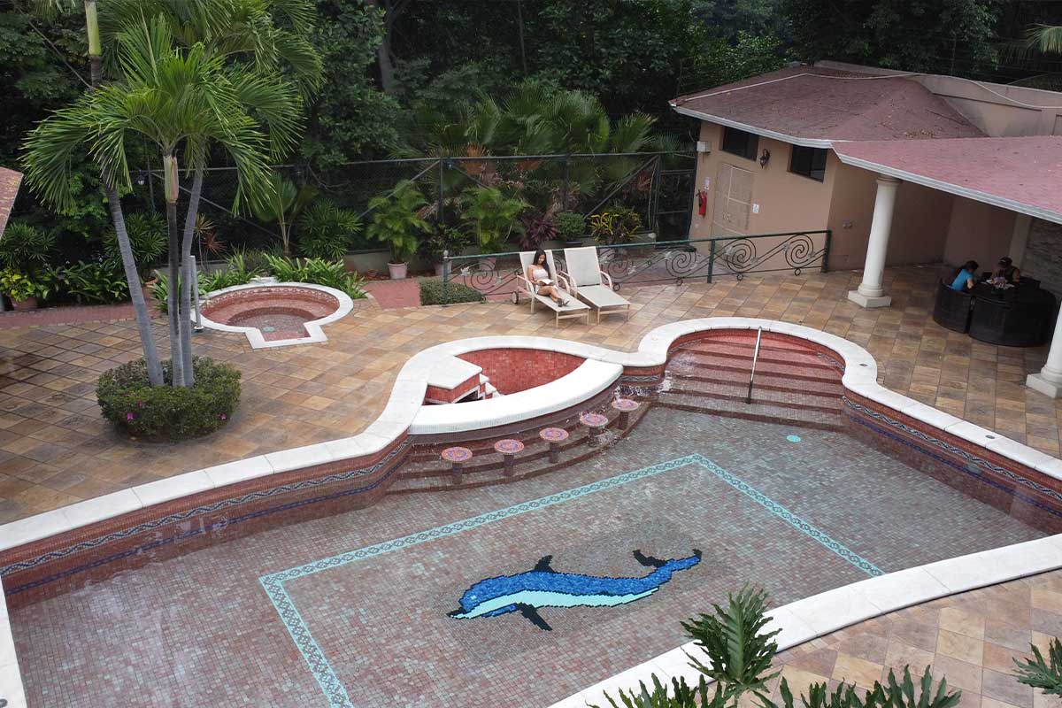 Pool 02